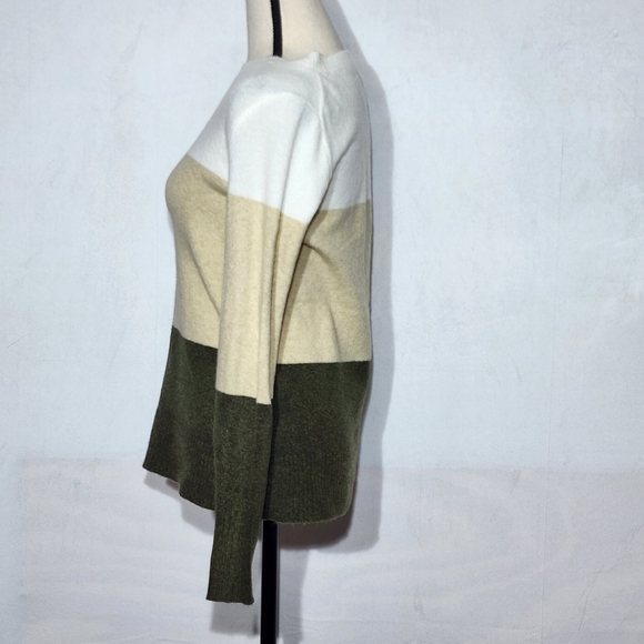 J. Crew Extra Soft Colorblock Long Sleeve Crewneck Sweater, Size XXS - Picture 4 of 10